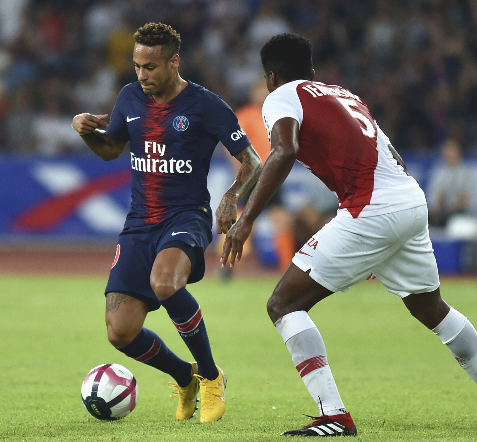 星空体育-巴黎圣日耳曼再获胜,保持不败纪录