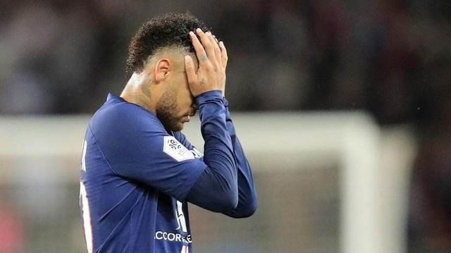 星空体育-巴黎圣日耳曼遭遇瓶颈,里昂力压领先