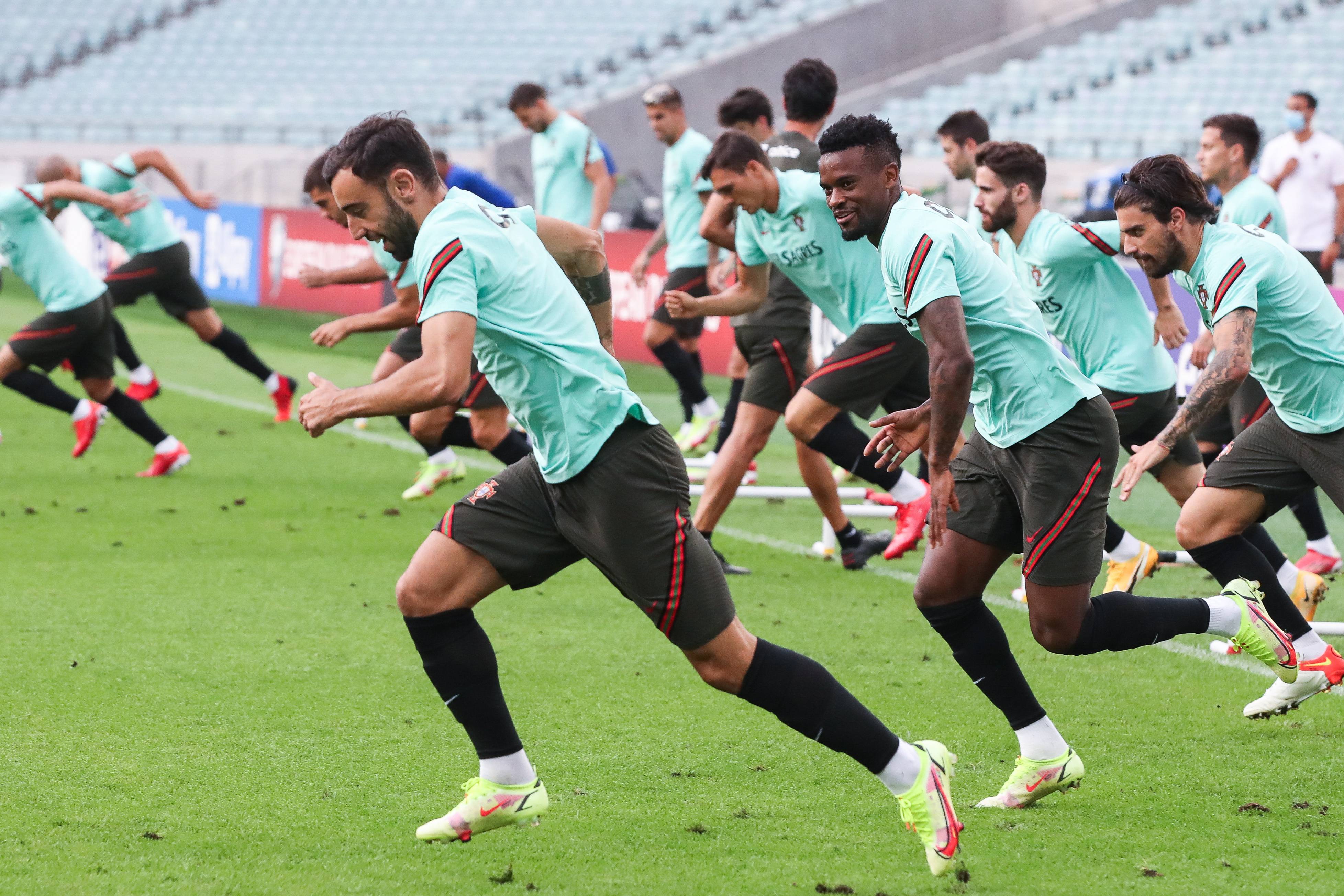 星空体育-足球比赛成为热门话题，各国球队竞相角逐