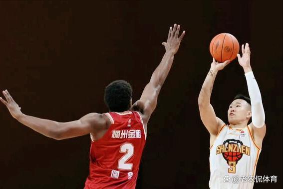 深圳队队员表现出色，一路领先取胜