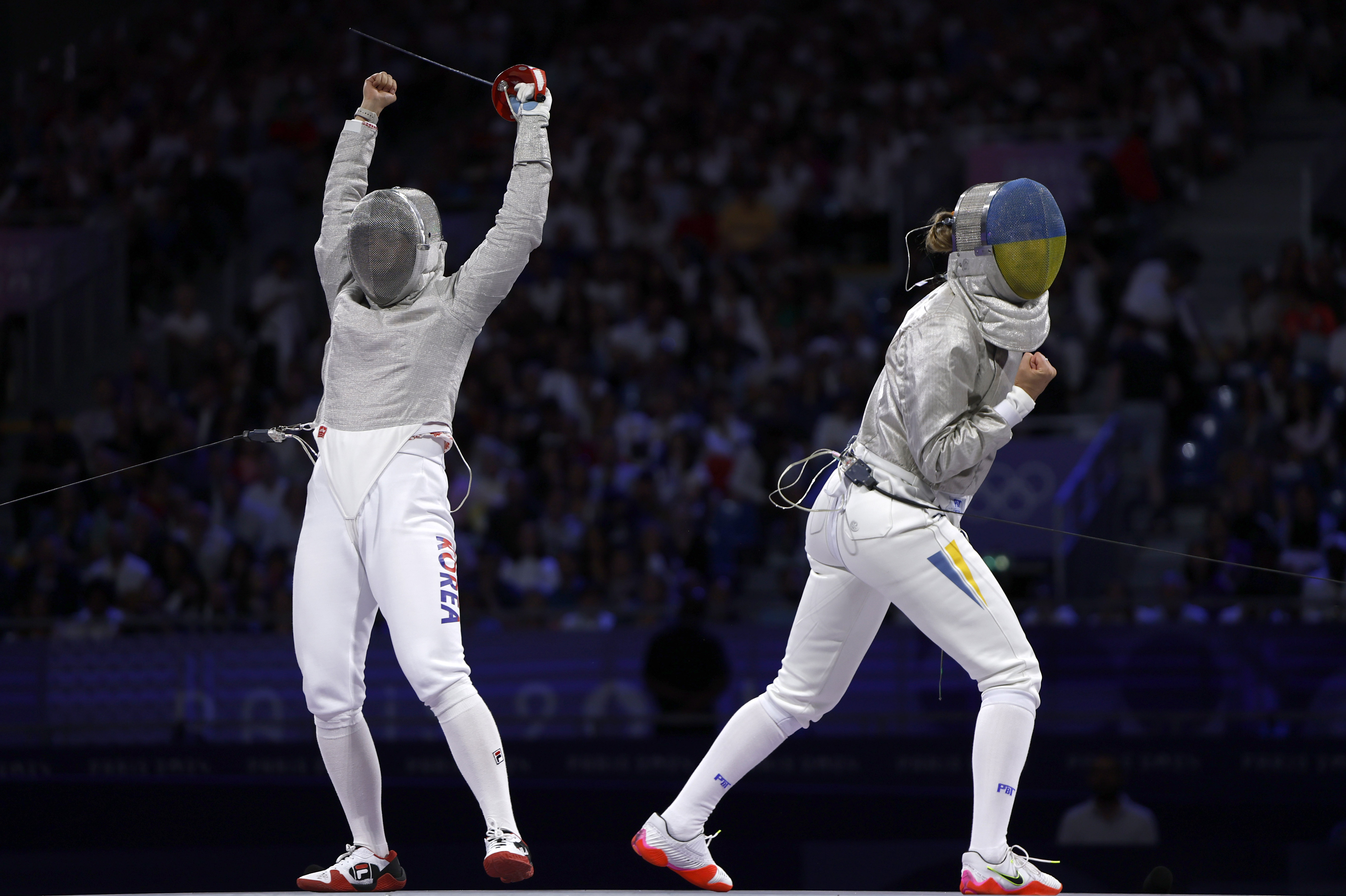 韩国击败意大利获得混合团体击剑金牌