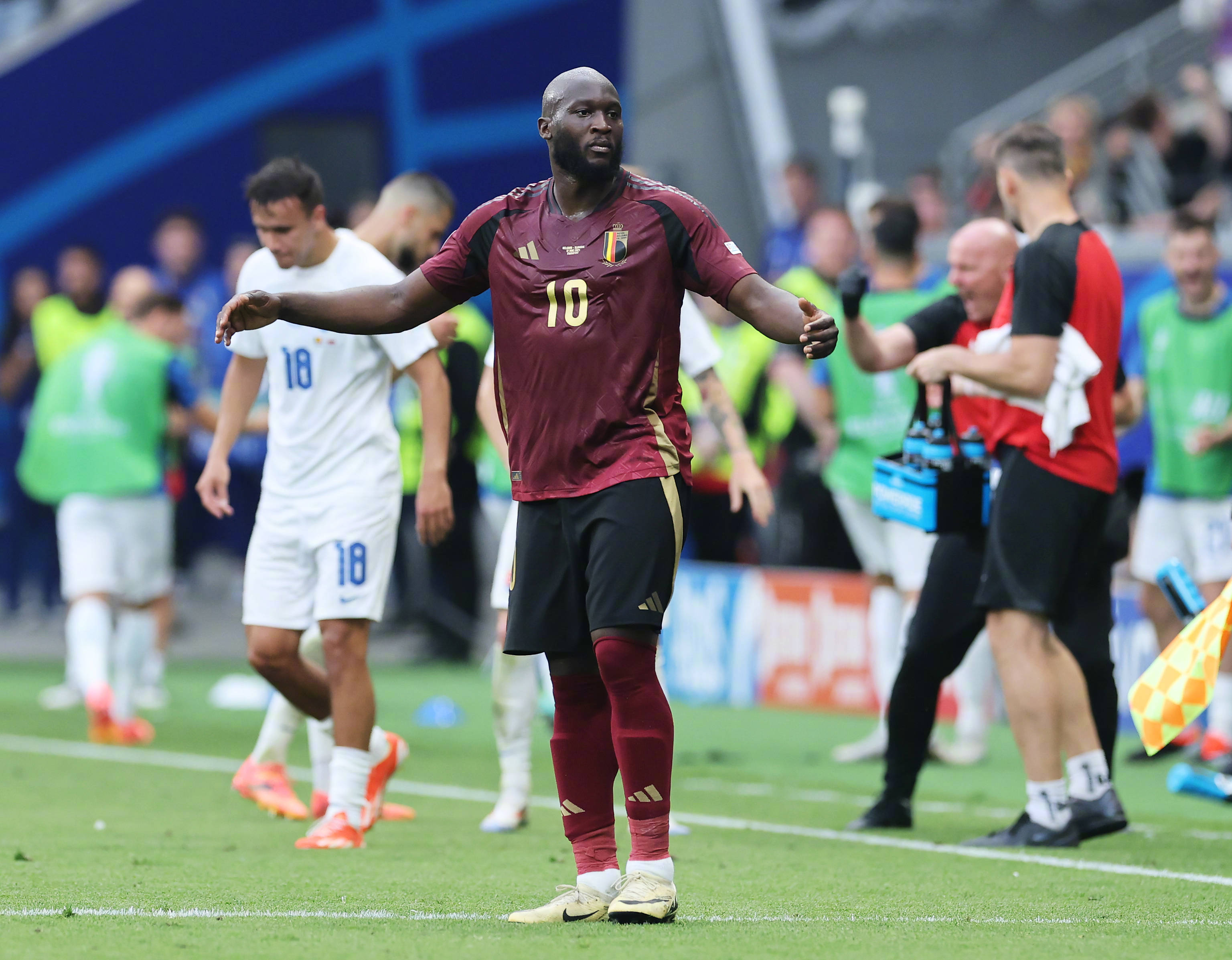 星空体育-马其顿惊险逼平挪威,欧洲杯出线形势艰难