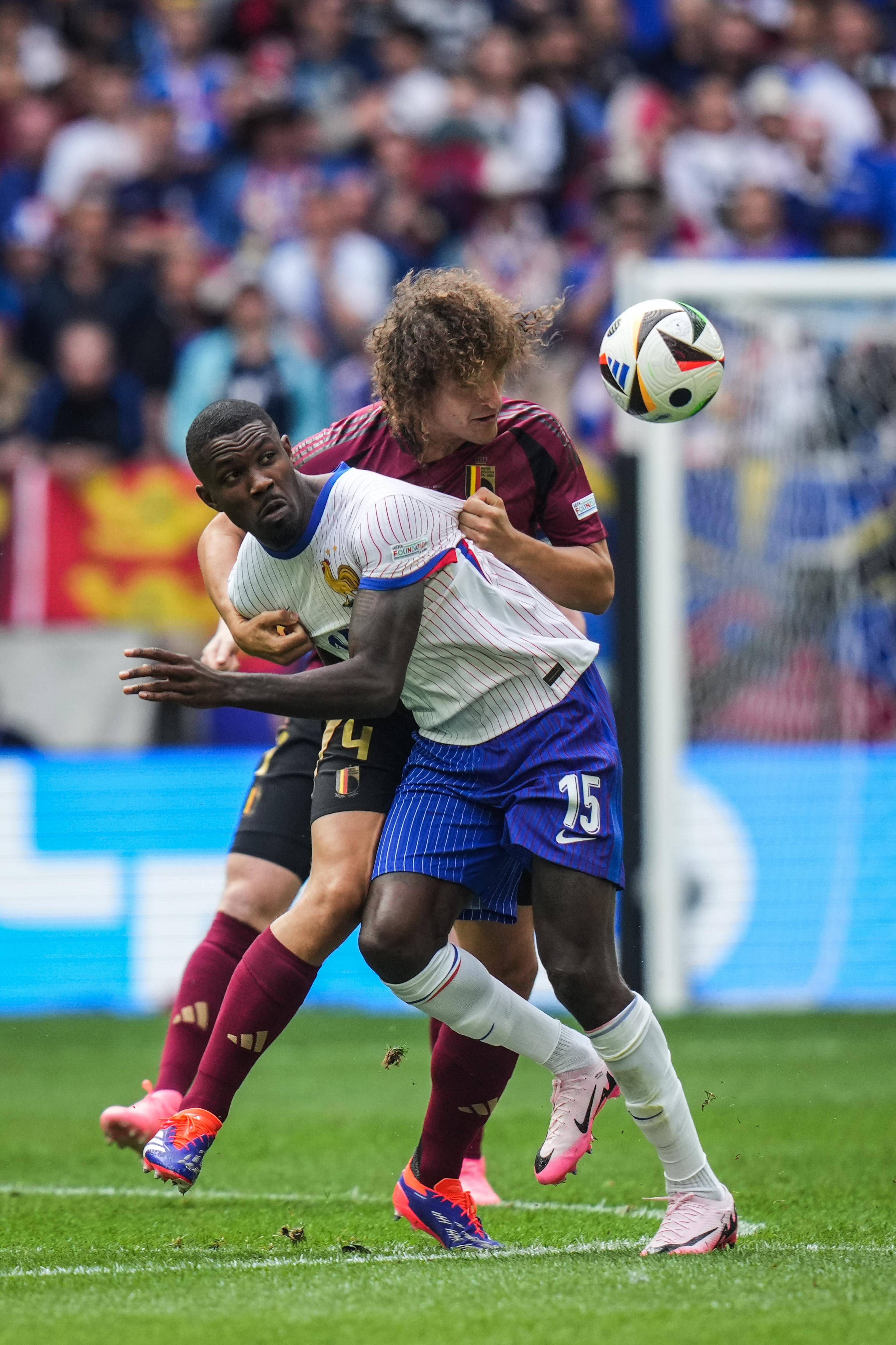 欧洲赛场上最强队伍成为热议焦点