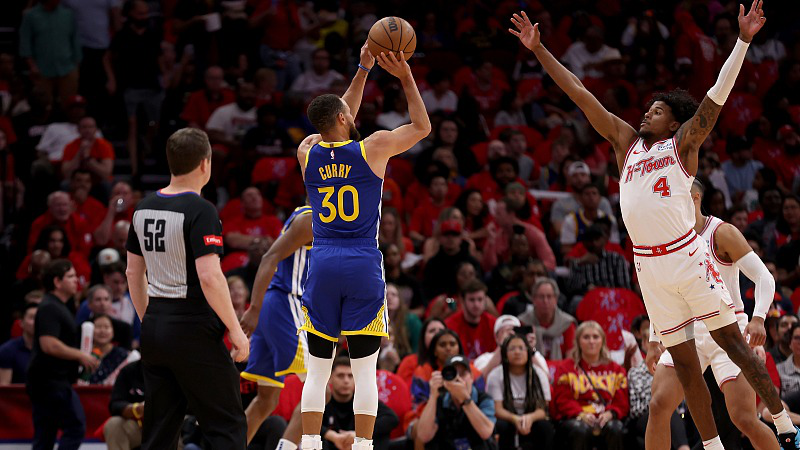 星空体育-火箭队惊险险胜尼克斯，保持全胜