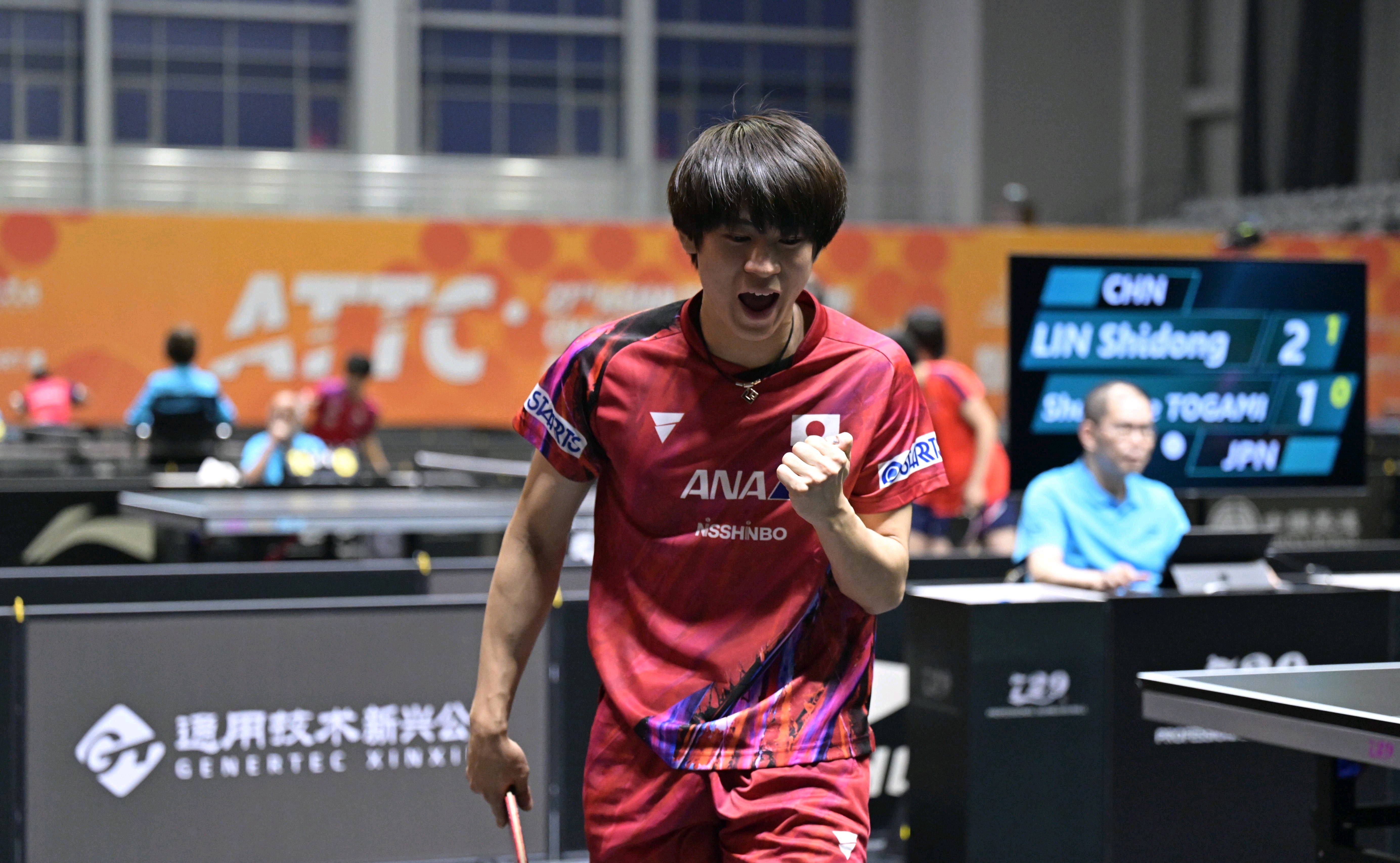 足球盛况:巨星云集,激烈对战展现实力 足球盛况:巨星云集,激烈对战展现实力