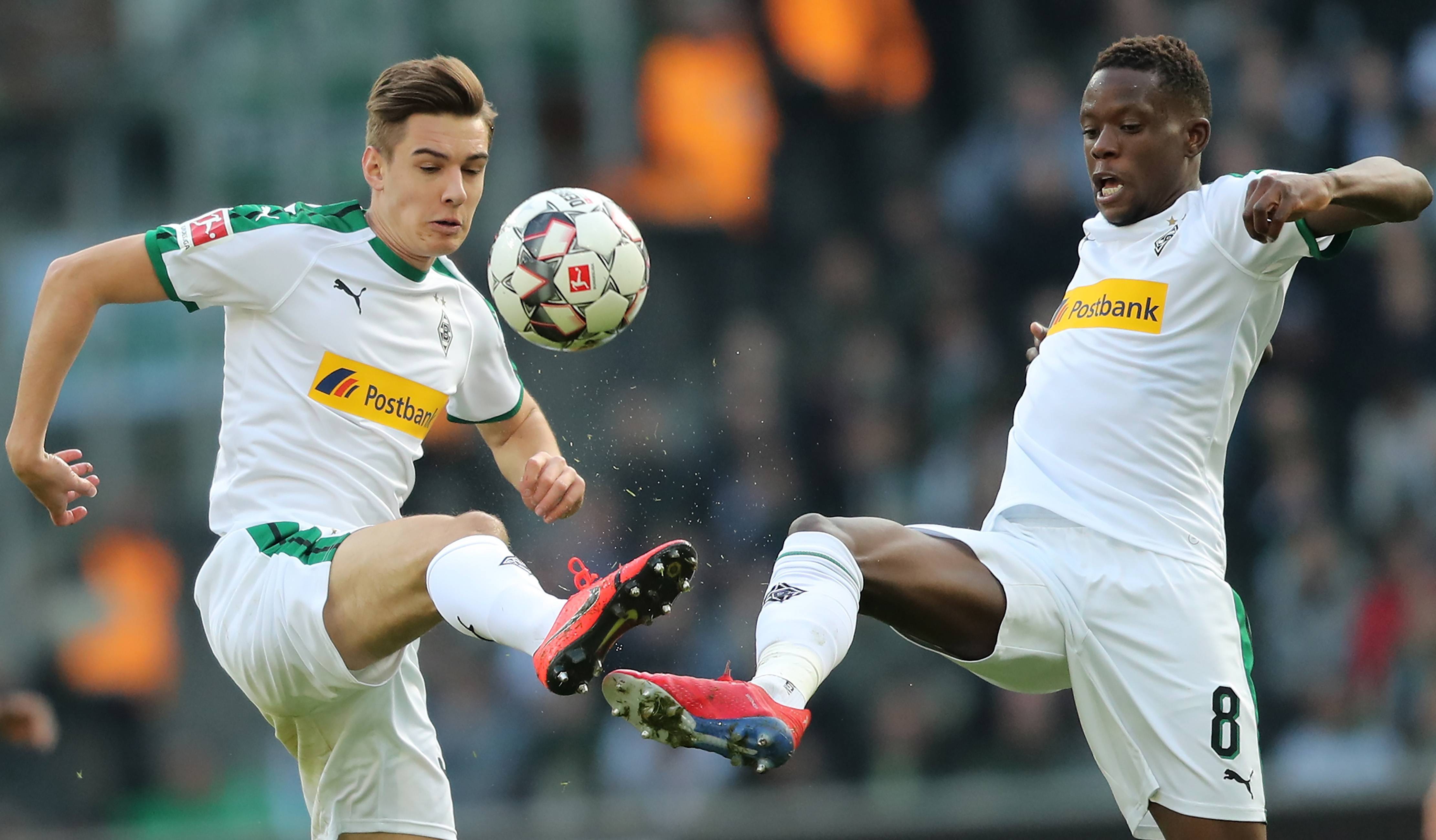 拜仁慕尼黑主场击败门兴格拉德巴赫,继续领跑 拜仁慕尼黑主场击败门兴格拉德巴赫,继续领跑