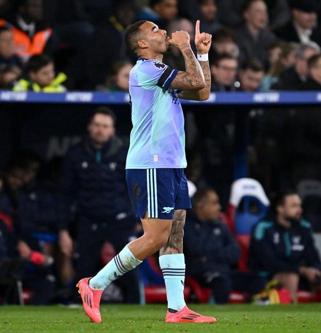 阿森纳小将崭露头角,获得主力位置 阿森纳小将崭露头角,获得主力位置