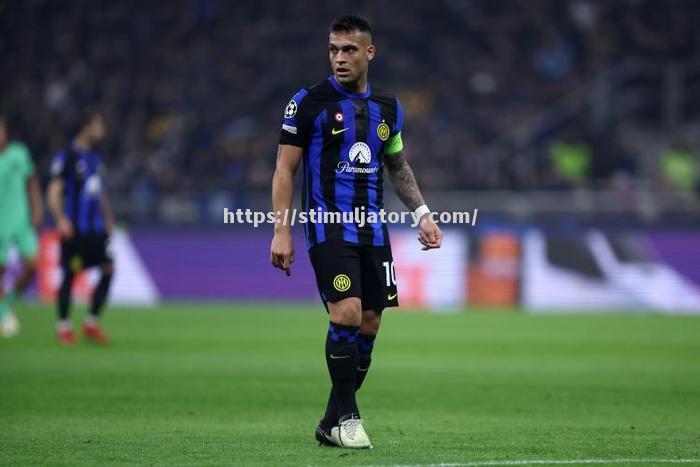 星空体育-AC米兰vs尤文图斯将在本周末进行直播,火爆对决引发球迷狂热关注