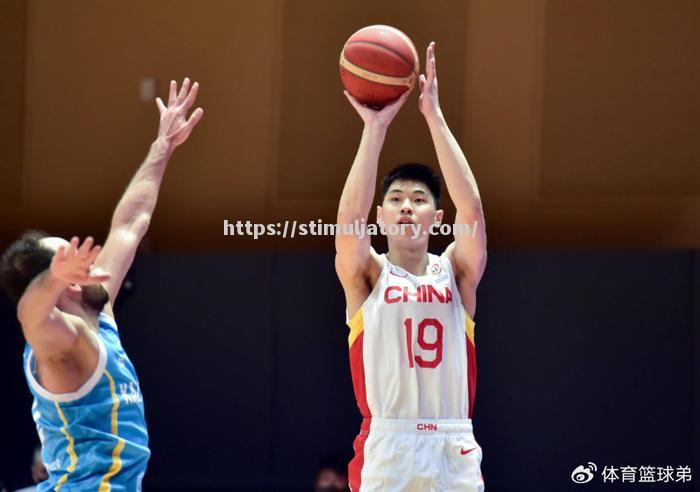 星空体育-开拓者队主场连胜,球队信心大增