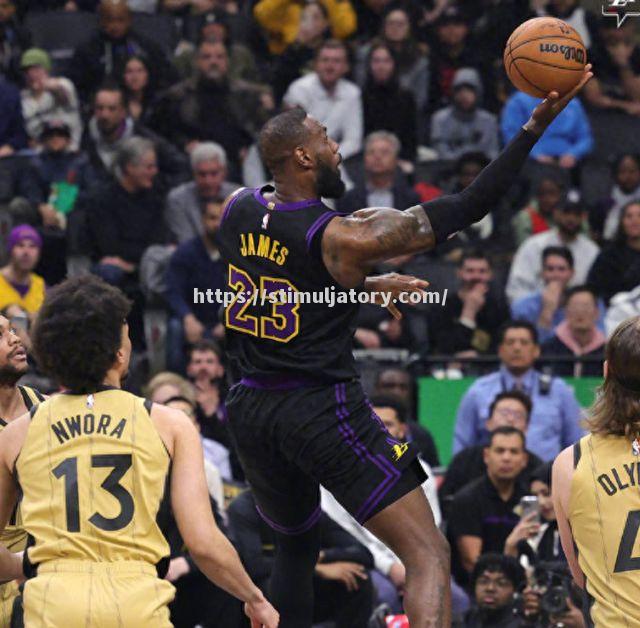 勒布朗-詹姆斯再度刷新纪录,湖人战胜爵士 勒布朗-詹姆斯再度刷新纪录,湖人战胜爵士