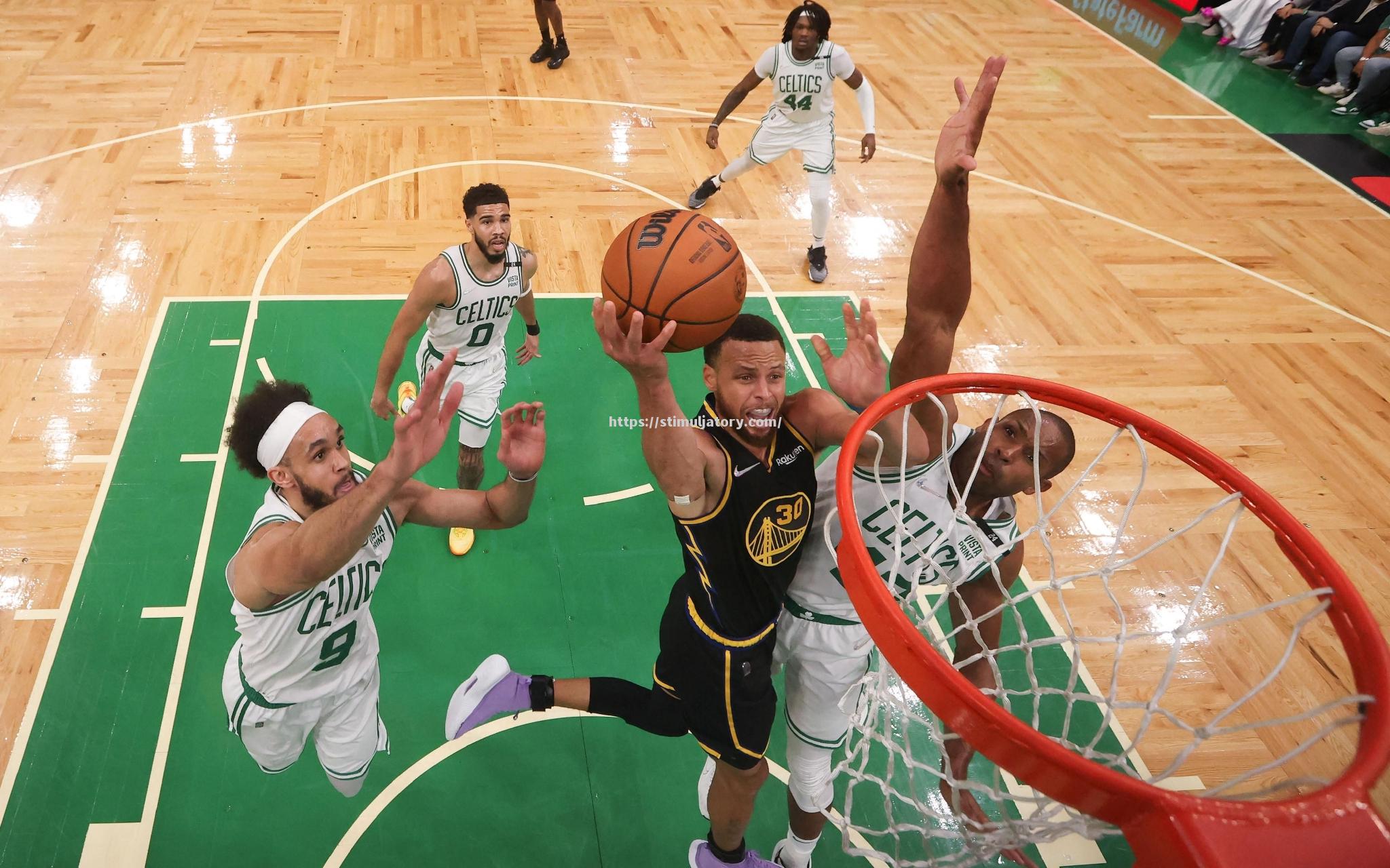 星空体育-开拓者再胜热火!库里超难度得分终结比赛