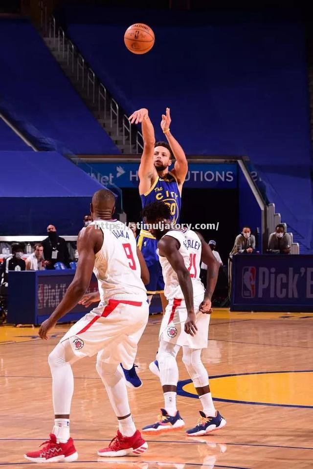 勇士胜76人,热身赛状态回暖 勇士胜76人,热身赛状态回暖