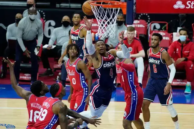 星空体育-老鹰队横扫尼克斯获得东部半决赛席位