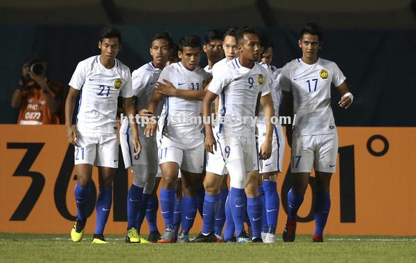 斯里兰卡球队遭遇失利,争冠前景岌岌可危 斯里兰卡球队遭遇失利,争冠前景岌岌可危