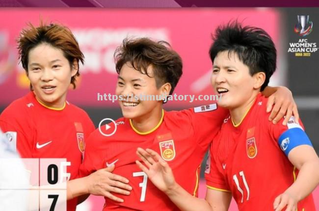 伊朗队女足选手在比赛中表现优异 伊朗队女足选手在比赛中表现优异