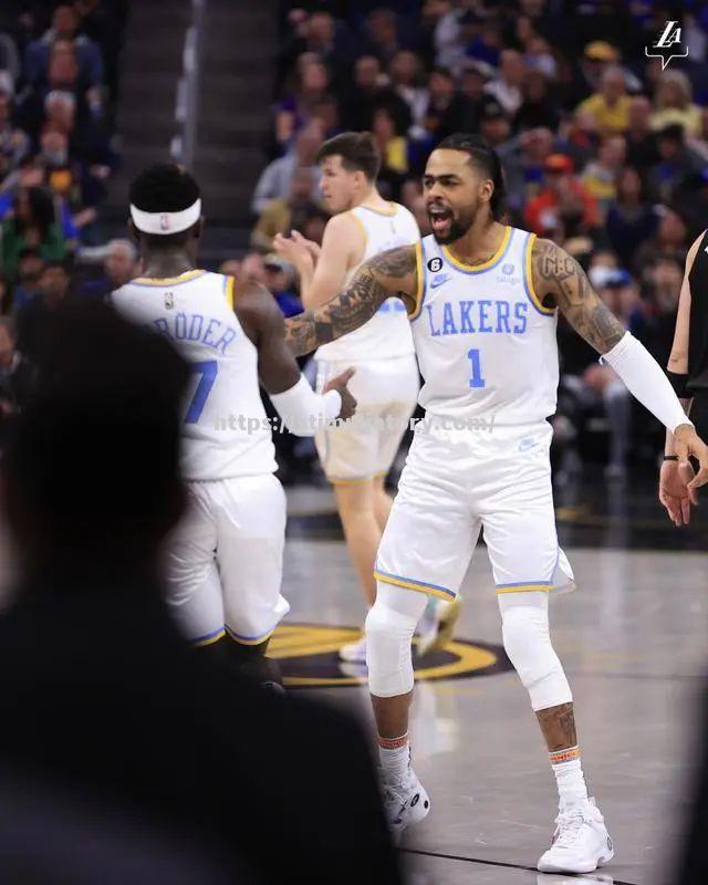 鹈鹕力克湖人,主场高举胜利 鹈鹕力克湖人,主场高举胜利