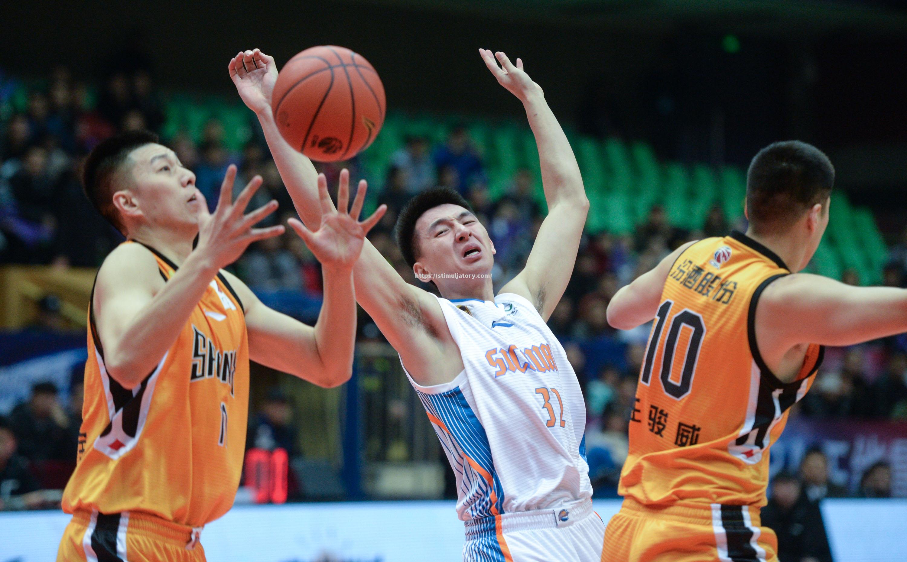 星空体育-山西汾酒队击败四川男篮,赢得宝贵胜利