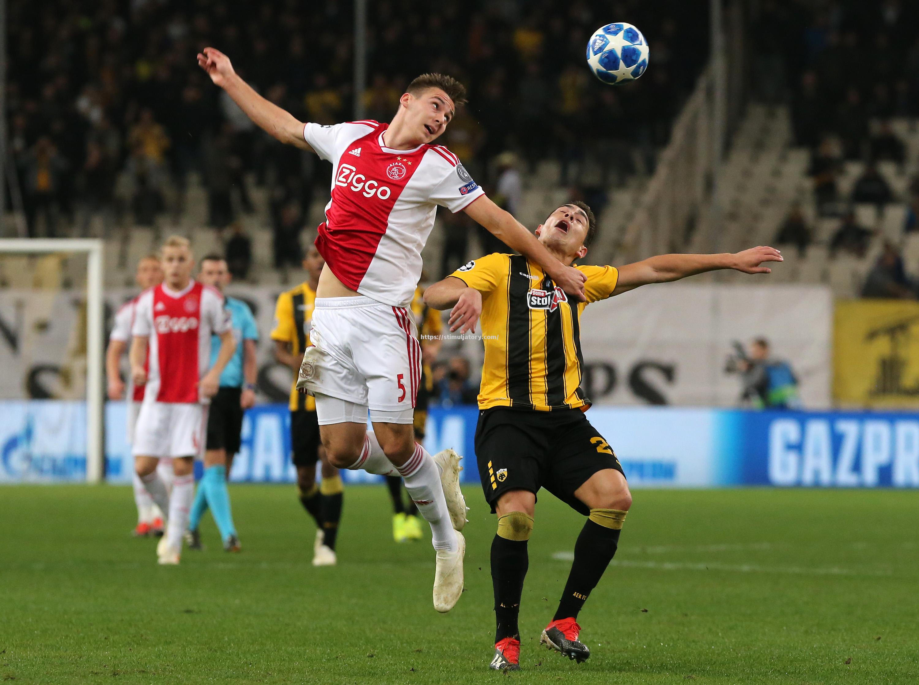 阿贾克斯队在比赛中展现出色的表现 阿贾克斯队在比赛中展现出色的表现