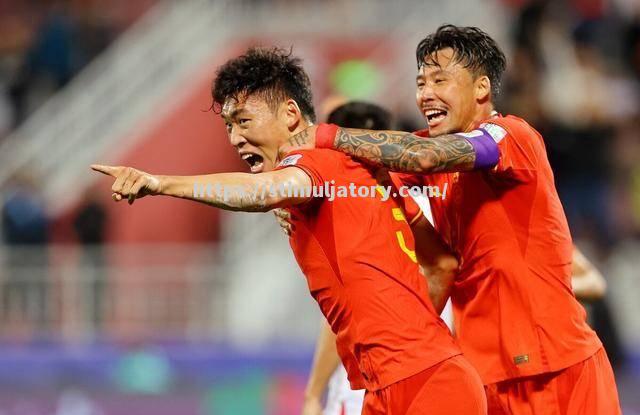 星空体育-中国足球比赛中出现了激烈的对决