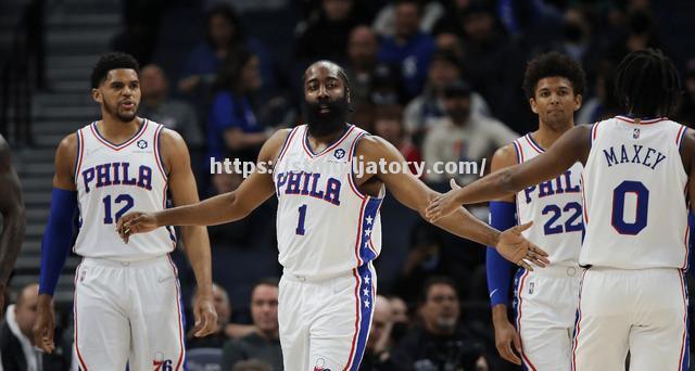 76人队新秀崭露头角,助球队获胜 76人队新秀崭露头角,助球队获胜