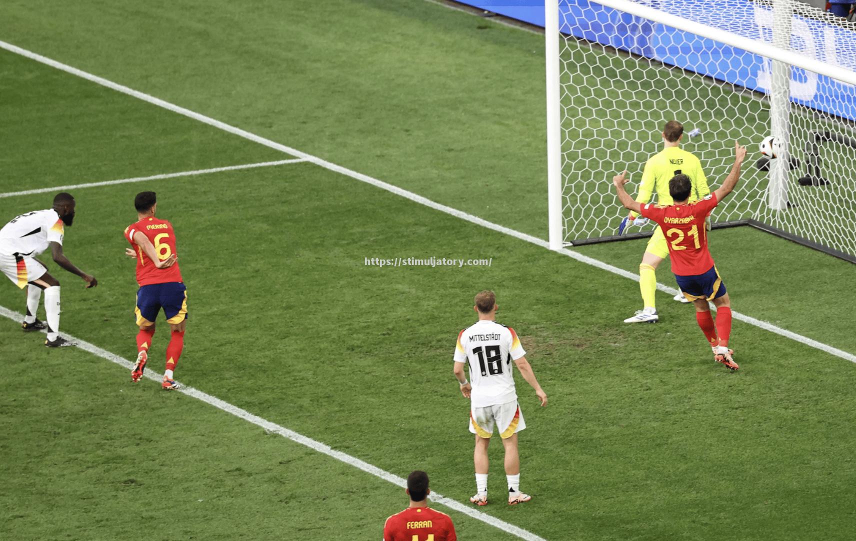 星空体育-一场爆发力十足的冲突造成双方球员紧张对抗