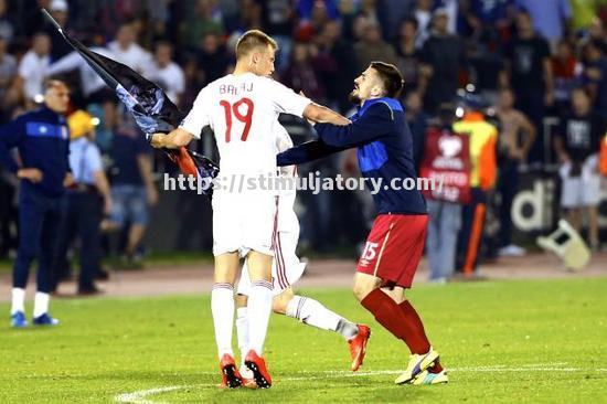 一场爆发力十足的冲突造成双方球员紧张对抗 一场爆发力十足的冲突造成双方球员紧张对抗