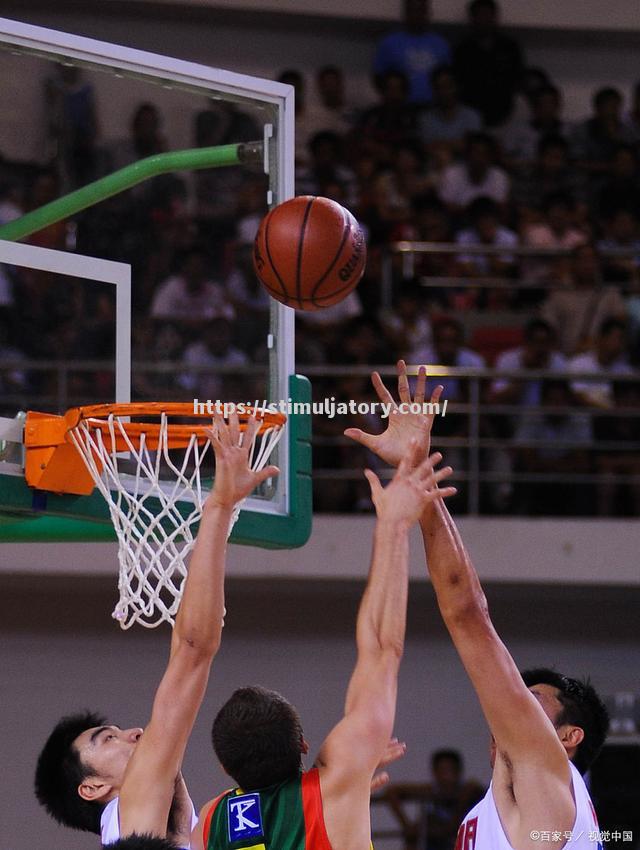 真正的篮球高手在比赛中展现出强大实力! 真正的篮球高手在比赛中展现出强大实力!