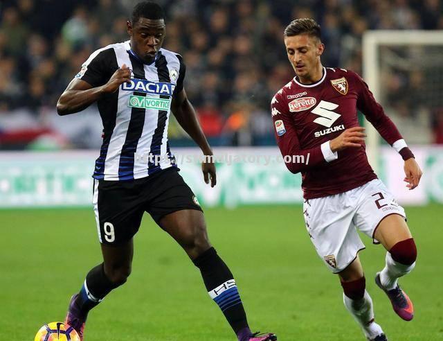 星空体育-狼队主场3-0完胜富勒姆,尤拉金奖励两传一射全面胜出