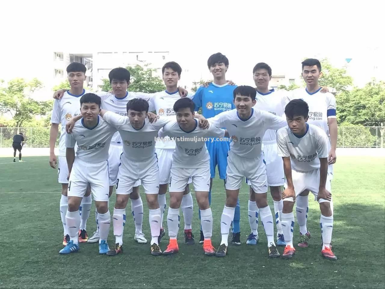 江苏科技大学体育中心球场上全力拼搏,荣誉属于胜者 江苏科技大学体育中心球场上全力拼搏,荣誉属于胜者