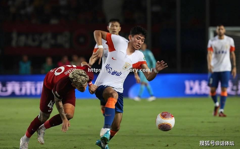 星空体育-亚冠比赛亚洲强弱对抗尽显魅力，球员实力对比明朗