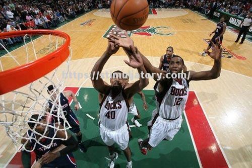 星空体育-老鹰队闪电进攻效果显著,迅速拉开比分差距