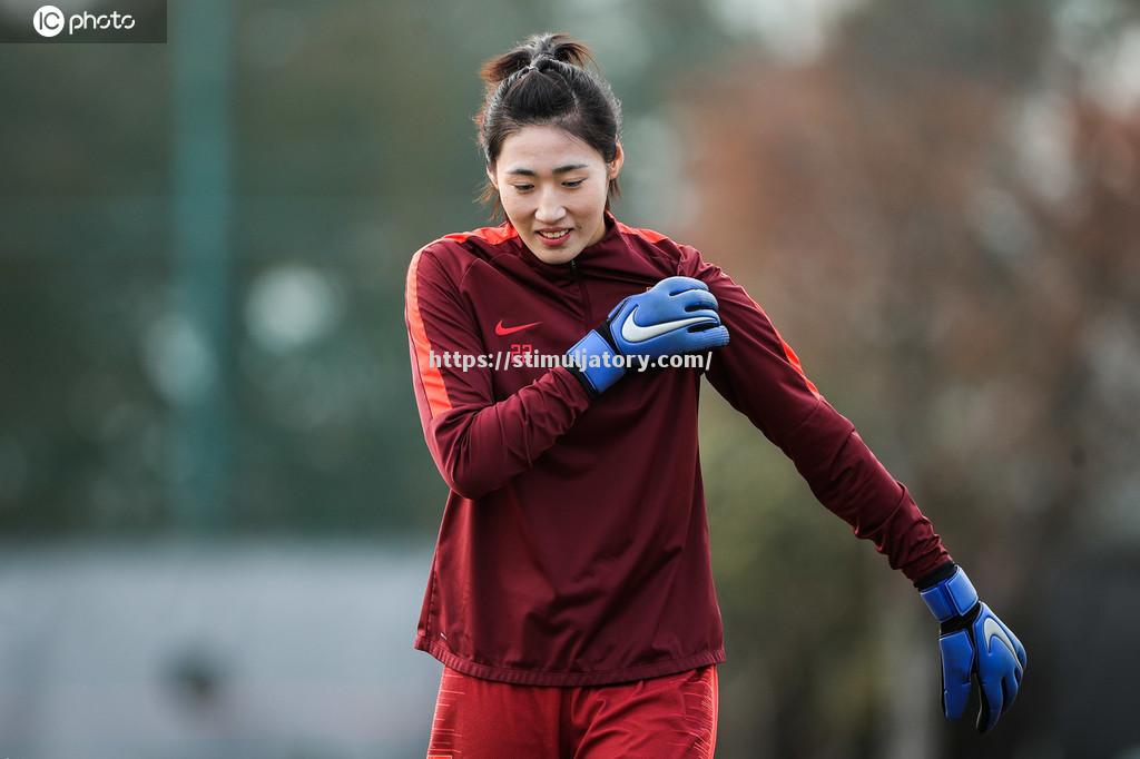 星空体育-五连胜!女足板凳深度展现实力,面对困境从容应对