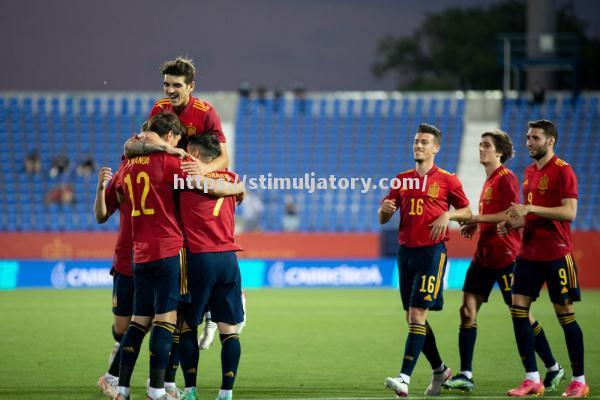 西班牙队在比赛中获得重要胜利 西班牙队在比赛中获得重要胜利