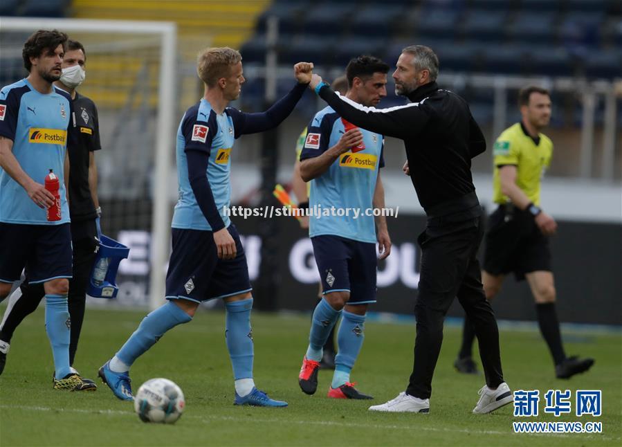 法兰克福队员互相配合，连战连胜