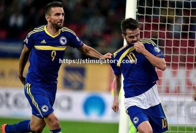 星空体育-欧预赛比赛热血擂台即将点燃,每位球员拼尽全力