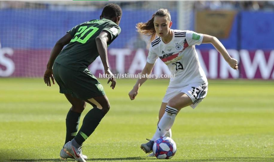 德国女子足球比赛选手表现出色