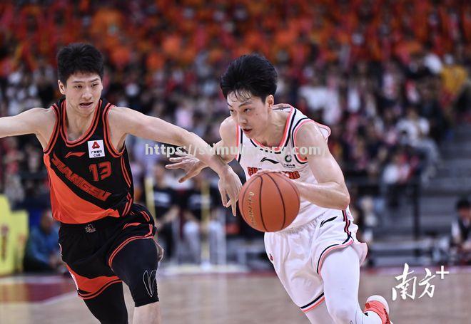 星空体育-江苏队主场喜获胜利,士气高昂