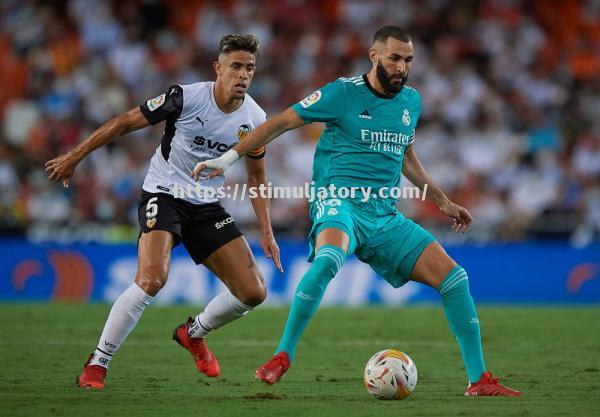 星空体育-瓦伦西亚惊险逆转，西甲劲旅再现冲劲