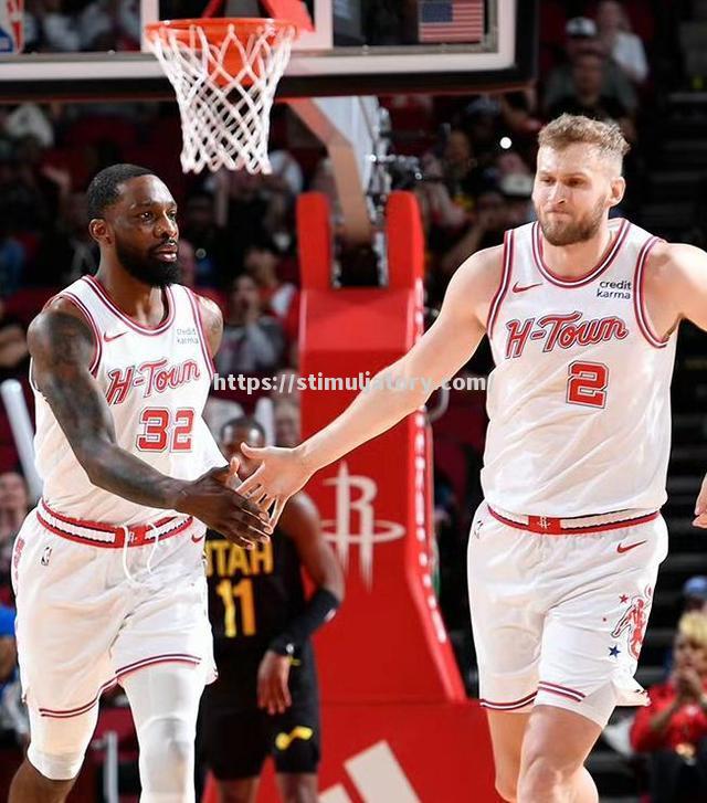 星空体育-上海赛场上一场惊心动魄的较量，球迷热情高涨