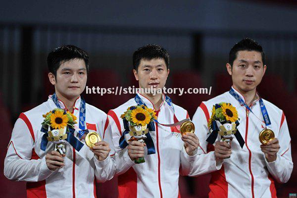 加拿大代表团在射击比赛中夺得银牌,表现优异 加拿大代表团在射击比赛中夺得银牌,表现优异