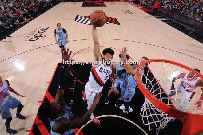 星空体育-杰克逊砍下多分，带领球队赢得胜利