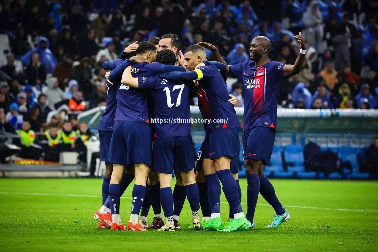 星空体育-巴塞罗那主场对阵强劲对手，决战一触即发！