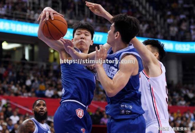 华联队中场因伤缺阵,球队战术或将调整 华联队中场因伤缺阵,球队战术或将调整