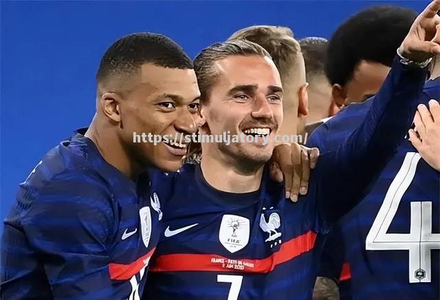 星空体育-比赛在即:法国队备战挑战克罗地亚,士气正旺