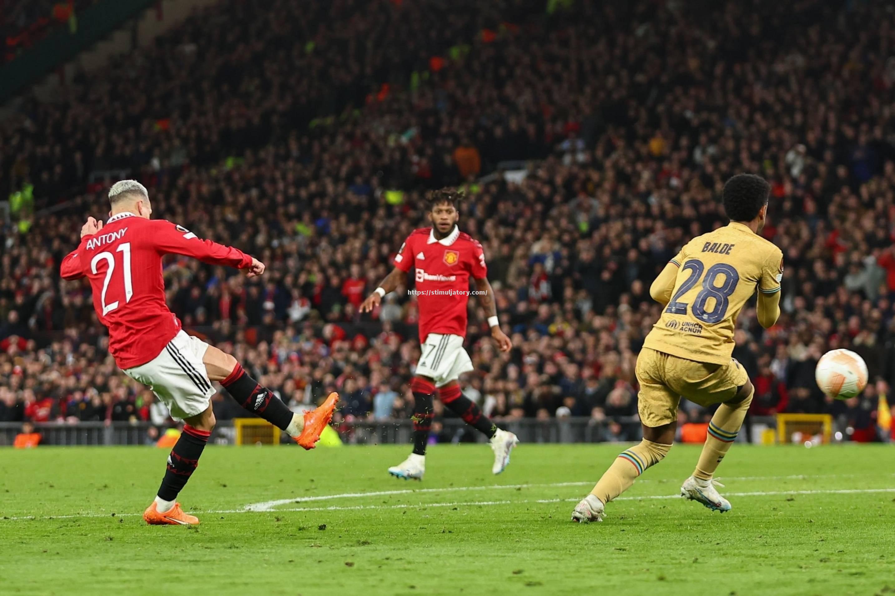 星空体育-逆境挑战下的曼联主场飘红