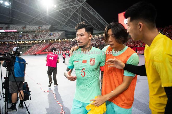 星空体育-兢兢业业拼搏于场,战术变化无果不快