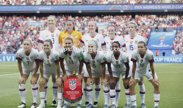 星空体育-人队瓦解对手防线，全队默契无间带来胜利