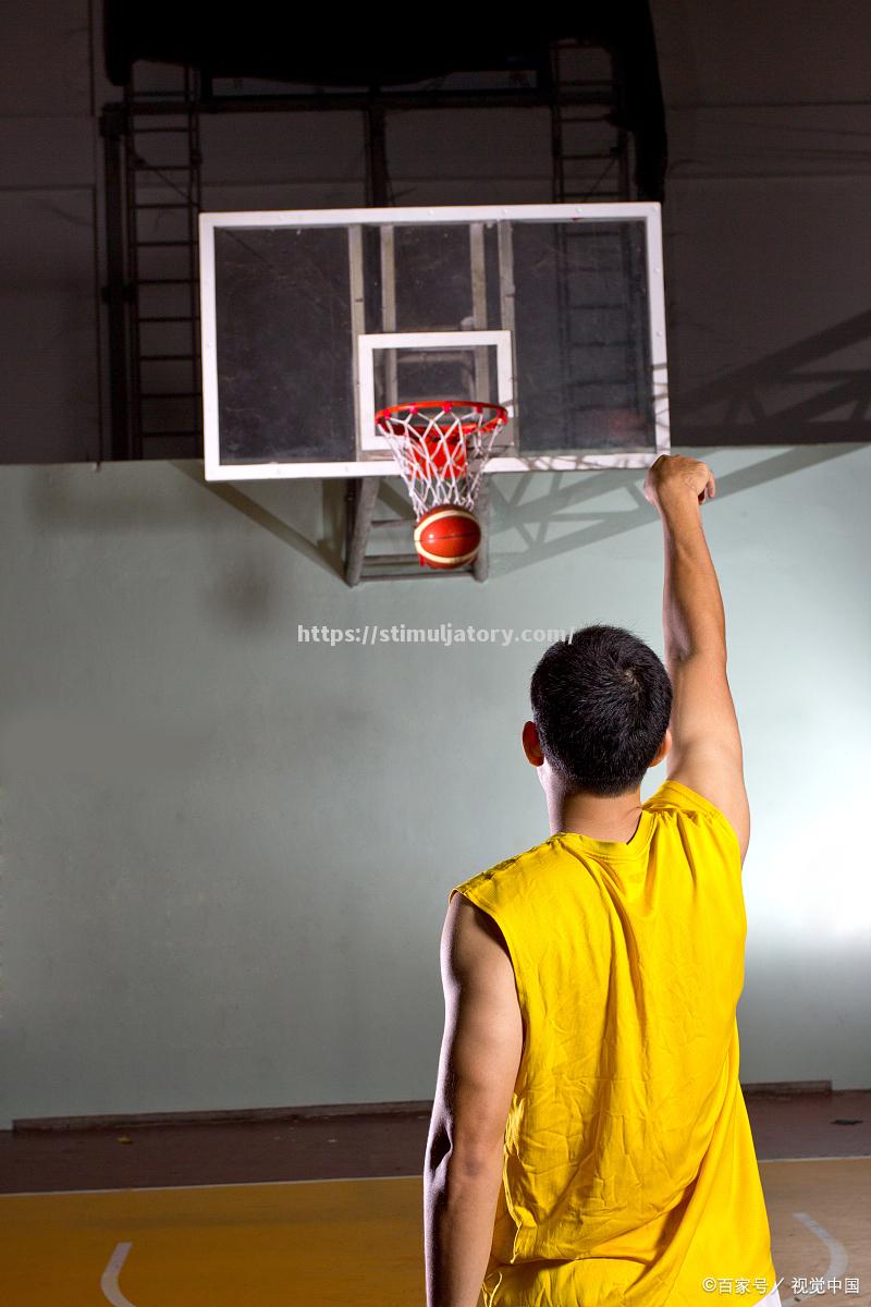 星空体育-铁闸失守!球队防守漏洞百出