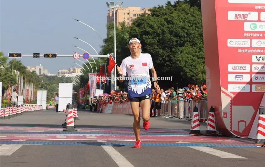 欧国杯上演激动人心的一幕,球迷们翘首以待 欧国杯上演激动人心的一幕,球迷们翘首以待