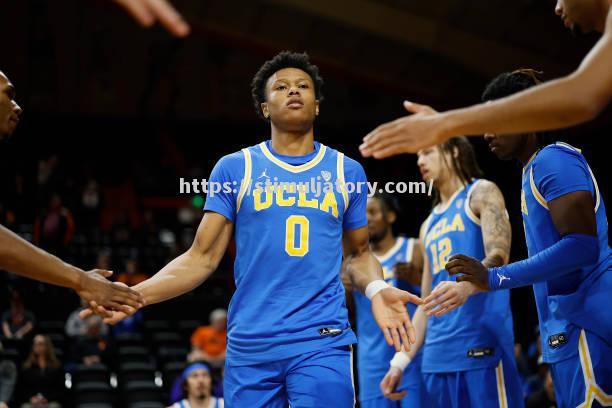 星空体育-森林狼队新秀在比赛中展现出色成绩